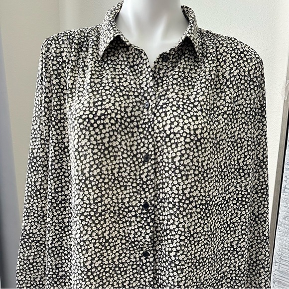 H&M Women’s Long Sleeve Button Down Shirt Size L - Picture 2 of 16
